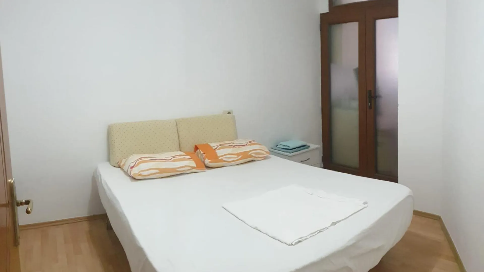 Linda Guesthouse-1 Tirana Apartment